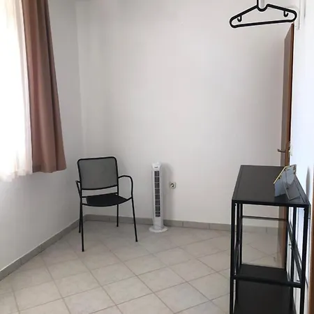 Marina Apartment Vir